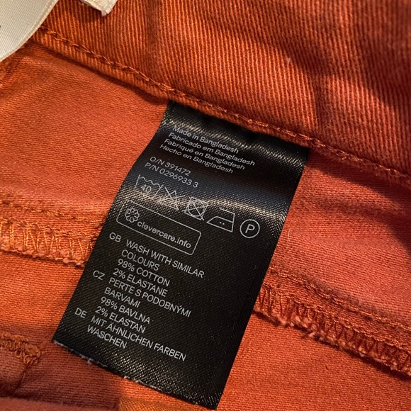 H&M Rust Colored Shorts, Size 4 - Picture 8 of 11